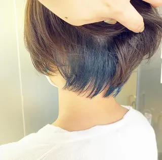 ショート カラー 滝本 里実のヘアスタイル