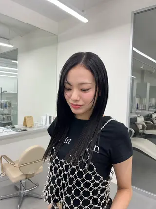 セミロング カラー 山田 望生のヘアスタイル