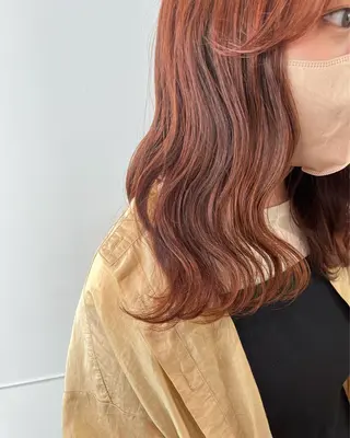 ミディアム カラー 片岡 由依のヘアスタイル