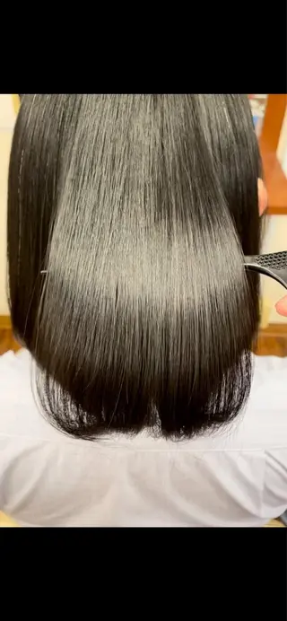 ミディアム 美容室fuwat所属・侑🌈特価 映える店内でカット✨のヘアスタイル