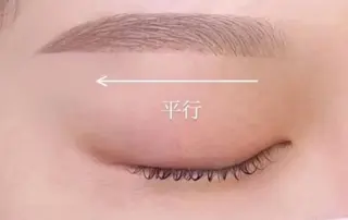 アイブロウ Violet Essenceの眉毛・アイブロウイメージ