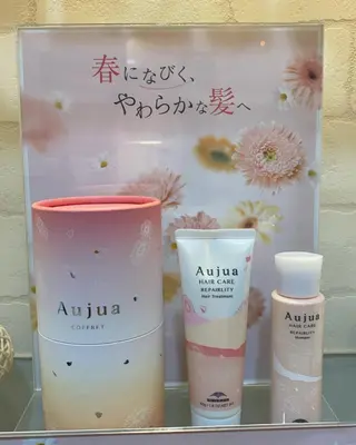 ショート カラー justbeauty CiNQのヘアスタイル