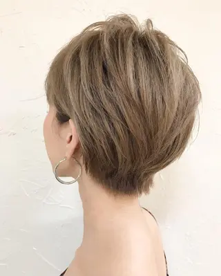 ショート カラー 🎨カラー満足度 500%💫ヅル💫のヘアスタイル