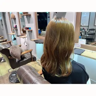 ロング カラー ツキダテ ユイのヘアスタイル