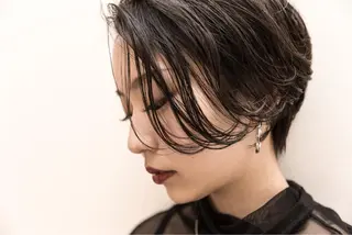 ショート カラー ツジガキ ユウスケのヘアスタイル