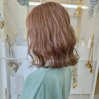 ミディアム Rune 横田 椿のヘアスタイル