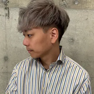 パーマ メンズ 瑠己杏 :ボブ/ ハイトーンワンカラーのヘアスタイル