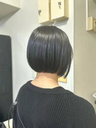 ミディアム カラー パーマ ヘアアレンジ メンズ キッズ ネイル マツエク・マツパ アイブロウ 切りっぱなしヘアボブ ミディアムヘアRYOのヘアスタイル
