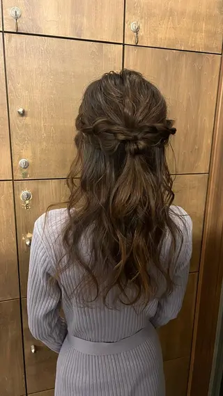 ロング カラー ヘアアレンジ 栗林 姫花のヘアスタイル