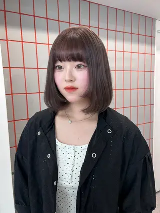 ショート カラー 💍透明感 💖艶ミルクティーのヘアスタイル