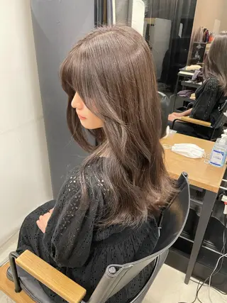 カラー 伊藤 莉奈　韓国ヘアのヘアスタイル