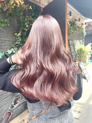ロング カラー 白髪ぼかしハイライト バレイヤージュヤマトのヘアスタイル