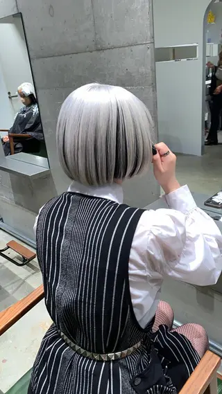 ショート カラー 名古屋ハイトーン/ 🐶ブリーチ専門店のヘアスタイル