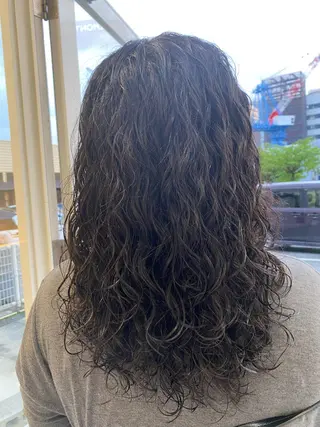 ロング 饒平名 知也のヘアスタイル