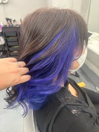 セミロング カラー 腰越 麻奈のヘアスタイル