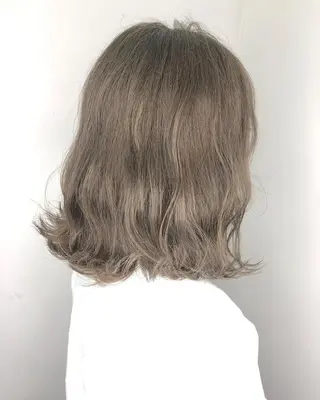ミディアム カラー カラーサロン ビスカリアのヘアスタイル