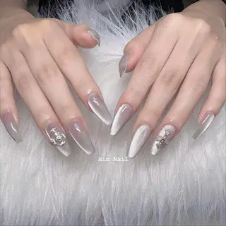 ネイル Hin Nailsのネイルデザイン