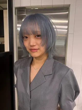 カラー 黒染め落とし ムラ修正　ハイトーンのヘアスタイル