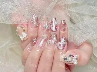 ネイル 🦋 Queenieのネイルデザイン