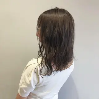 ミディアム 岩瀬 翔太のヘアスタイル