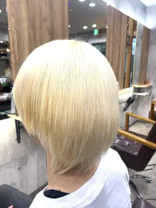 ショート カラー hair salon mementoのヘアスタイル
