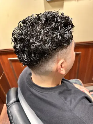 ショート パーマ 羽木 隆徒のヘアスタイル