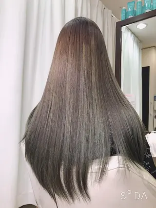 ロング カラー パーマ 低ダメ高明度 低ダメ高明度ハイトンのヘアスタイル