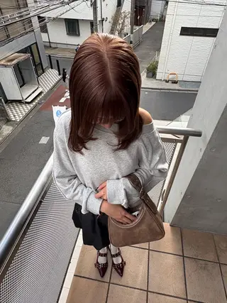 ミディアム カラー ミルクティーベージュ ブリーチ🖤サヤカのヘアスタイル