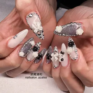 ネイル R inのネイルデザイン