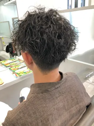 ショート カラー パーマ メンズ 関西センターパート メンズモデル募集のヘアスタイル