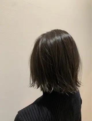カラー 岩浪 志歩のヘアスタイル