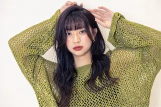 セミロング ブリーチなし透明感 🕊ワダ　ユイのヘアスタイル