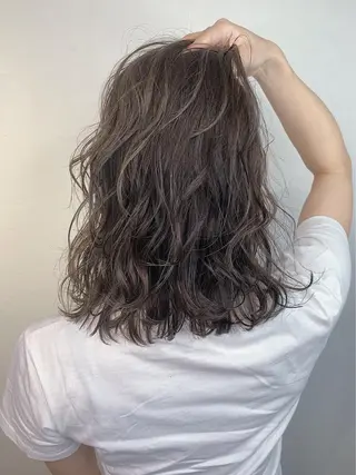 ミディアム カラー _WHITE+ 南海難波店のヘアスタイル