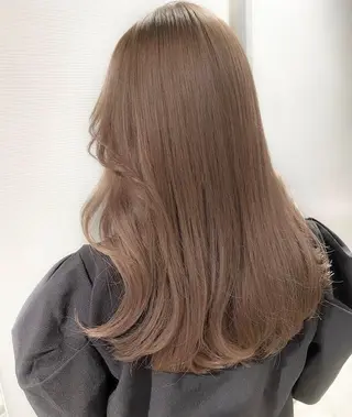 ロング カラー サキ🤍ハイトーン 🩰くびれ巻きヘアのヘアスタイル