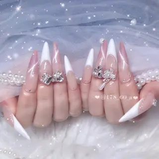 ネイル HAPPINAS🎀  れん🖤痛ネイルのネイルデザイン