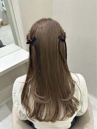 ロング カラー MIYU透明感カラー ブリーチなしWカラーのヘアスタイル
