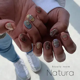 ネイル マツエク・マツパ アイブロウ beautyroom Naturaのネイルデザイン