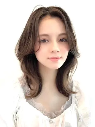 セミロング ヘアアレンジ 韓国・韓国ヘア 髪質改善のヘアスタイル