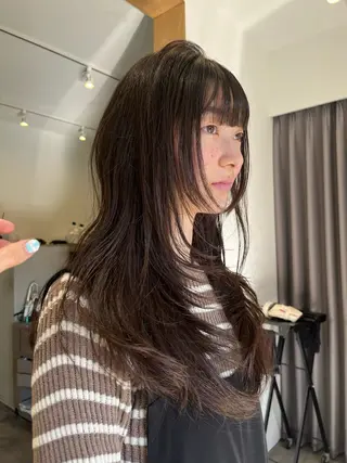 ロング YUI／レイヤー カット/透明感カラーのヘアスタイル
