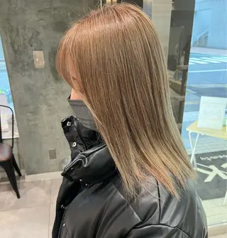 セミロング カラー 三輪 珠美のヘアスタイル