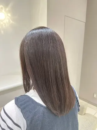セミロング 久保 響香のヘアスタイル