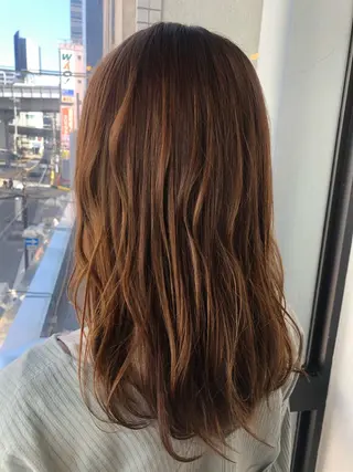 セミロング カラー 髪質改善&ブリーチ 伊勢 祐一郎のヘアスタイル