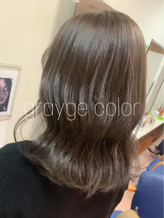 ミディアム 小澤 志穂のヘアスタイル