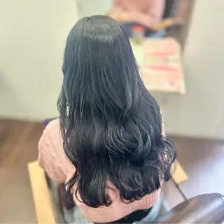 ロング カラー ヘアアレンジ 🤍 minaのヘアスタイル