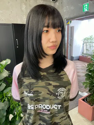 ロング MIFA レイヤー／パーマのヘアスタイル