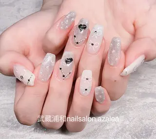 ネイル R inのネイルデザイン