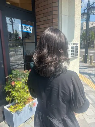 ミディアム カラー 蛭川 愛奈のヘアスタイル