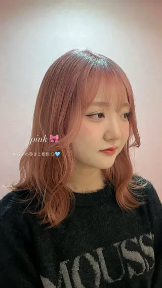 セミロング カラー ハイトーン/ゆるふわ 🧚𖥔ׁTOMO♡のヘアスタイル