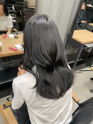 セミロング 伊藤 莉奈　韓国ヘアのヘアスタイル