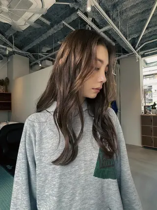 ミディアム yelm (official)のヘアスタイル